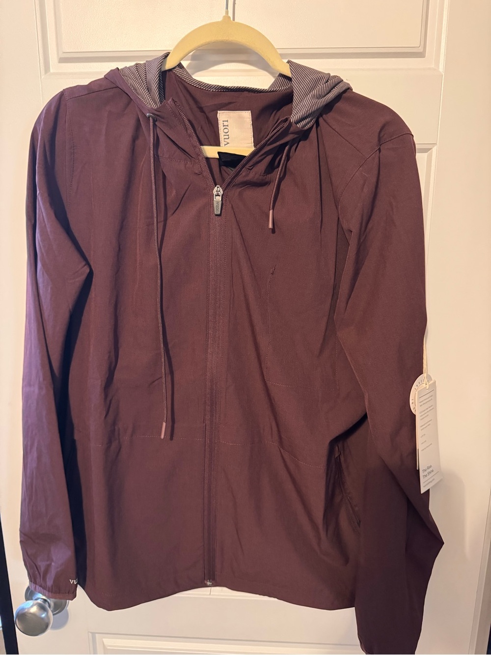 Vuori Women's Lightweight Hooded Jacket - Plum